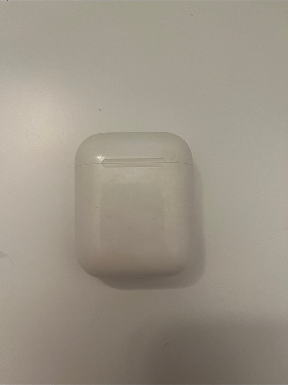 Apple White Earbud Charging Case